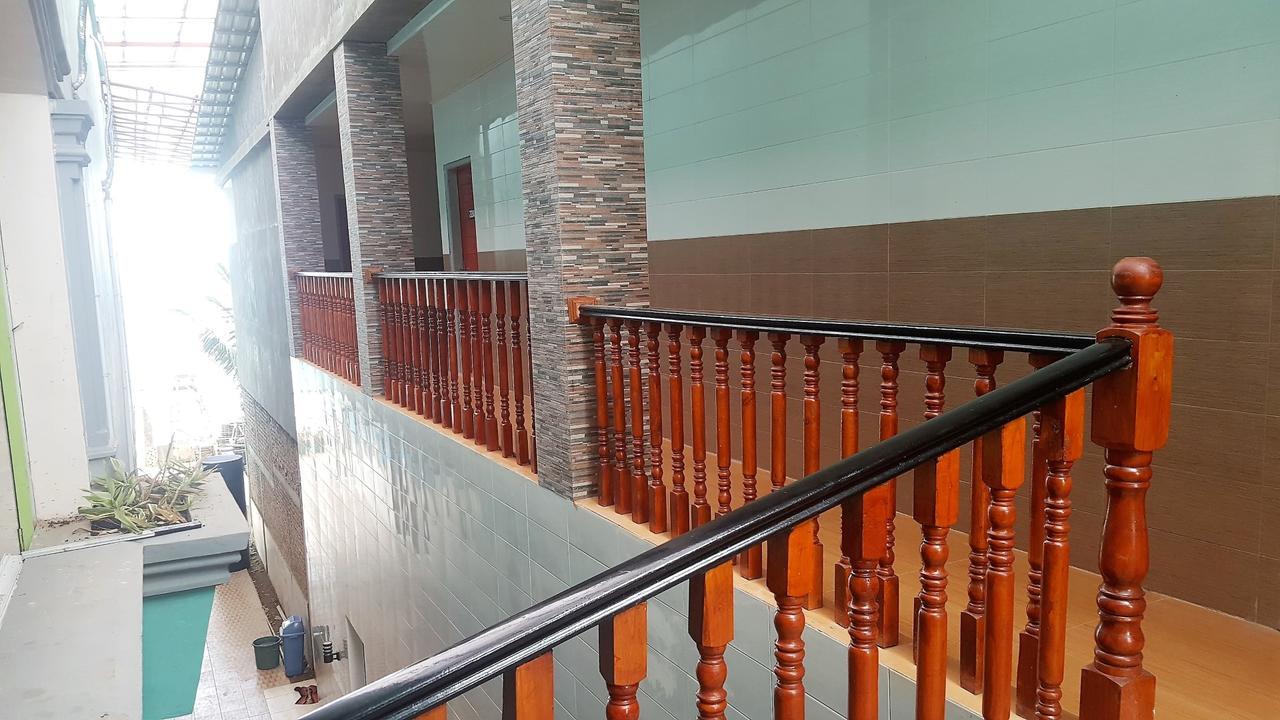 Nasional Hotel Gunungsitoli Εξωτερικό φωτογραφία