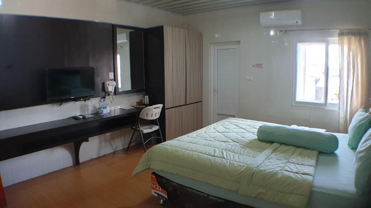 Nasional Hotel Gunungsitoli Εξωτερικό φωτογραφία