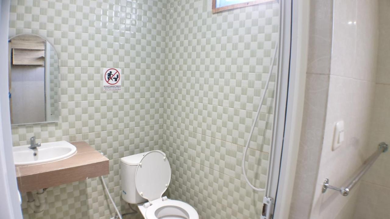 Nasional Hotel Gunungsitoli Εξωτερικό φωτογραφία